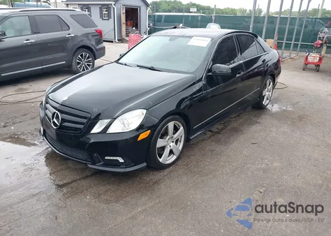 2011 Mercedes-Benz E 350 4Matic z USA, uszkodzony, nr VIN WDDHF8HB1BA427051